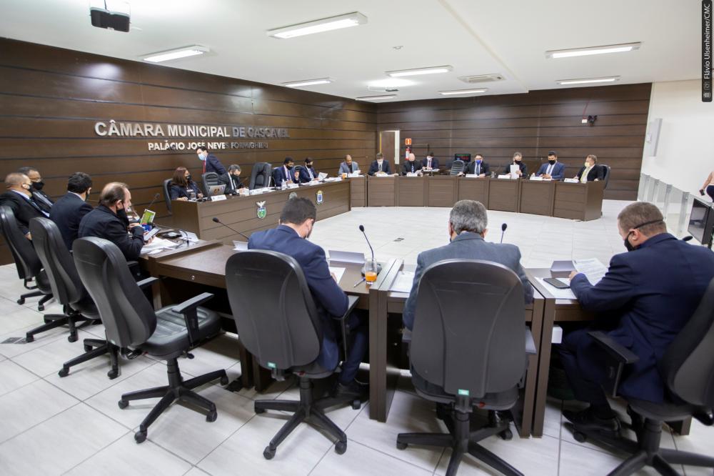 Vereadores cascavelenses encaminham moção contra pedágio para governo federal
